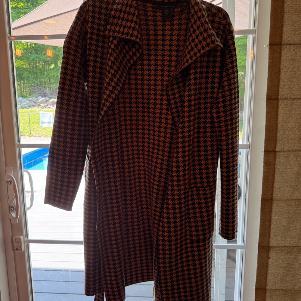Tahari Black and Brown Cardigan Sweater